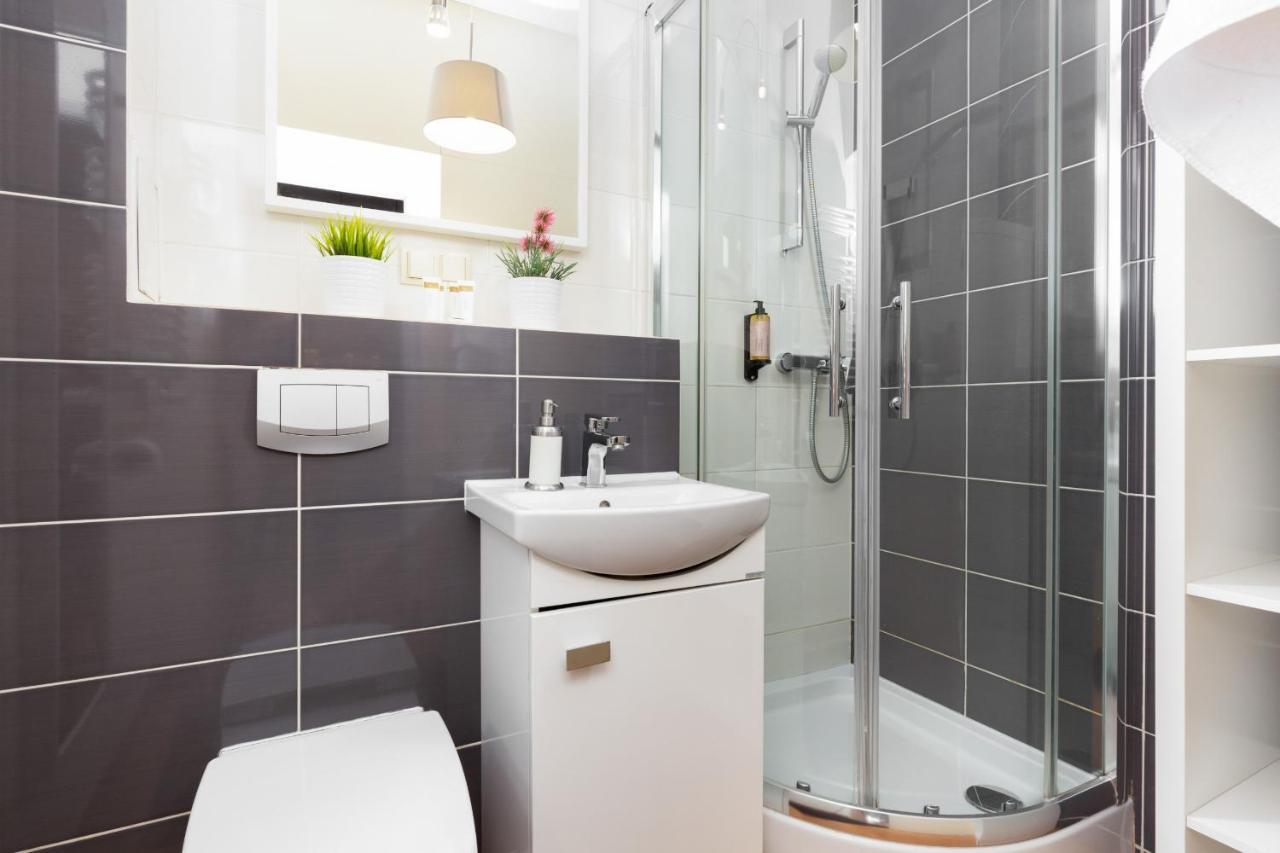 Apartment Warsaw Hoza By Noclegi Renters Екстер'єр фото